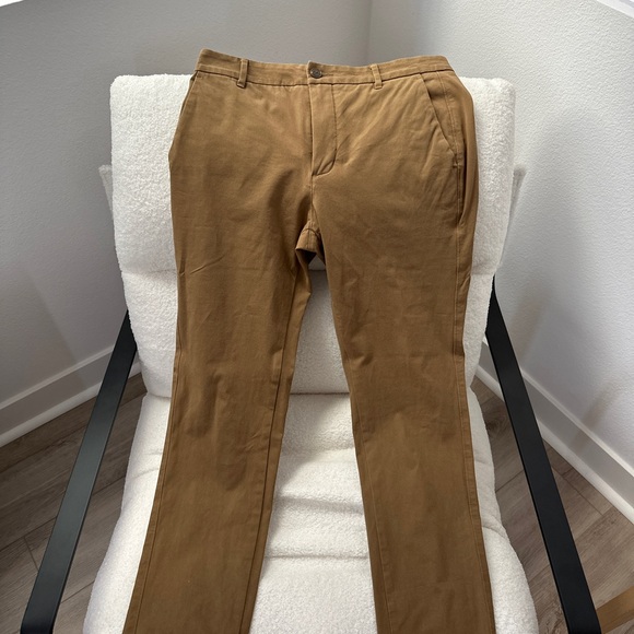 Everlane Men’s Performance Chino - Slim - Picture 3 of 4